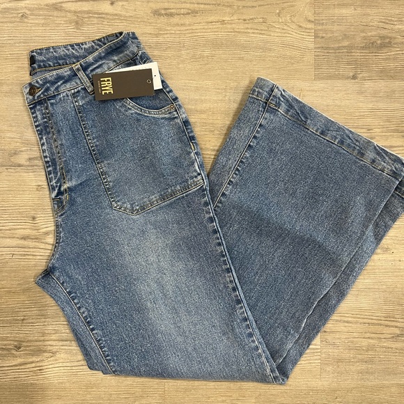 NWT Frye Wide-leg Flare Vintage Wash Blue Jeans 31 - Picture 9 of 11